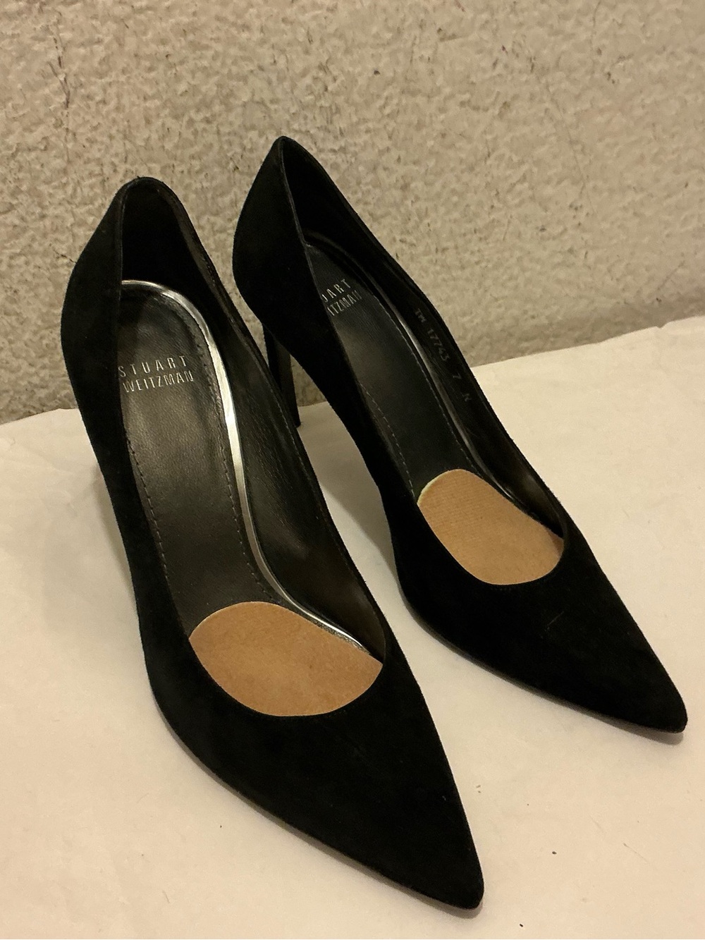 Stuart Weitzman Black Pointed-Toe Suede Pumps 7 N